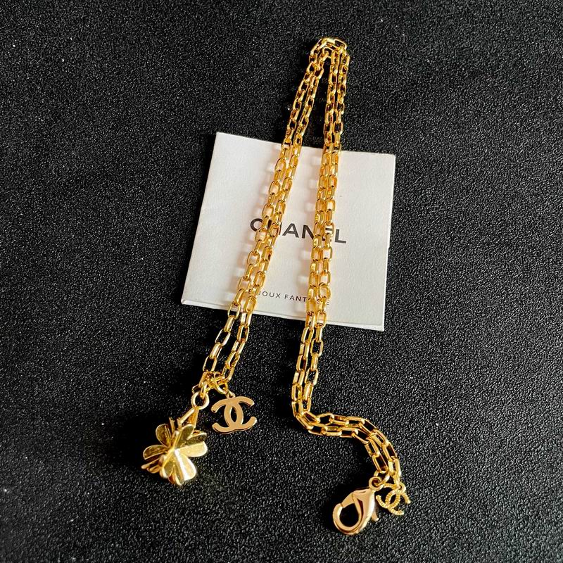 Chanel Gold Necklace 821