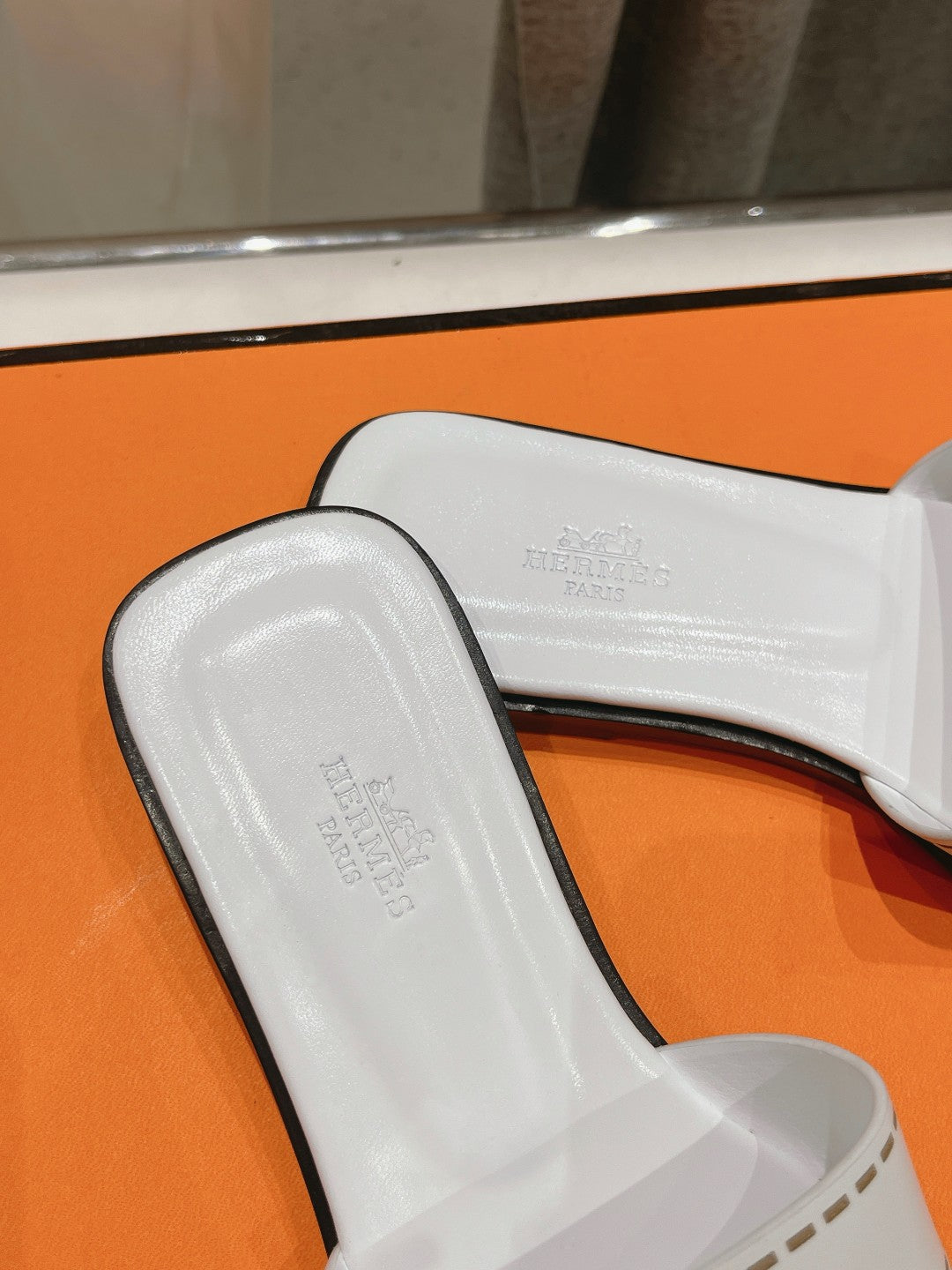 HERMES Idioma Sandal White Calfskin